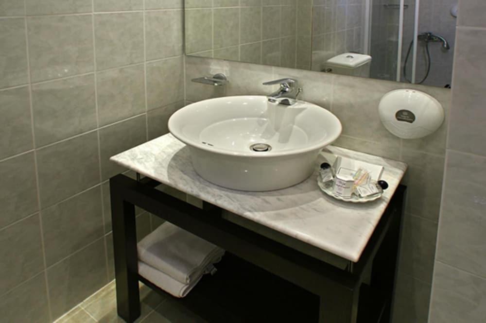 Alassia Hotel